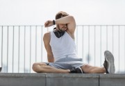 چیکار کنم لباس ورزشیم بو نگیره؟
