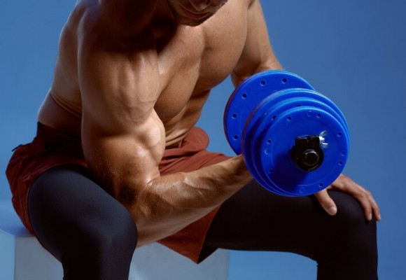 چیکار کنم بازوهام بزرگ شه؟ - راهکارهای بزرگ شدن بازو